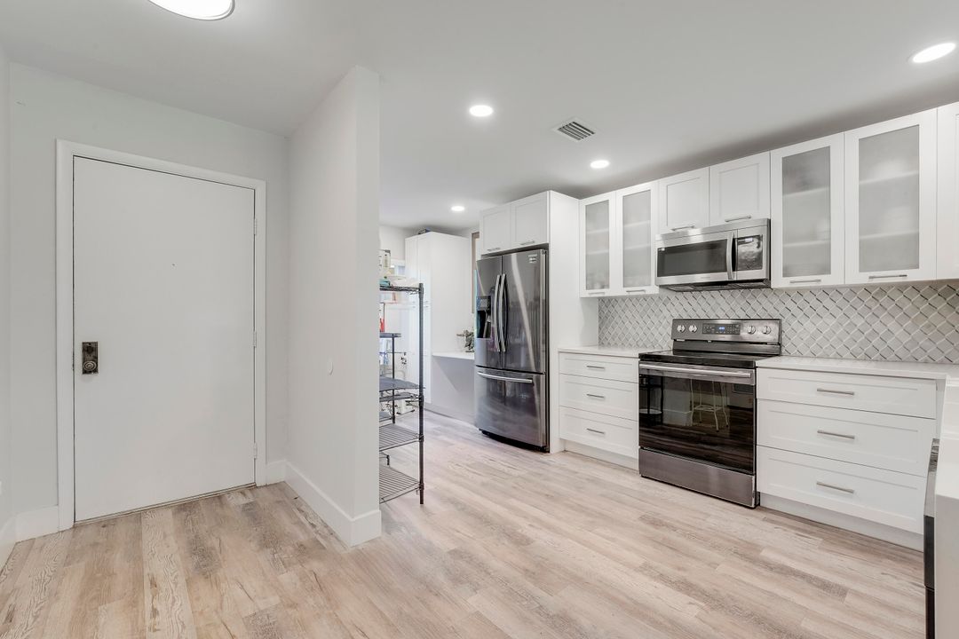 出租: $6,500 (2 贝兹, 2 浴室, 1383 平方英尺)