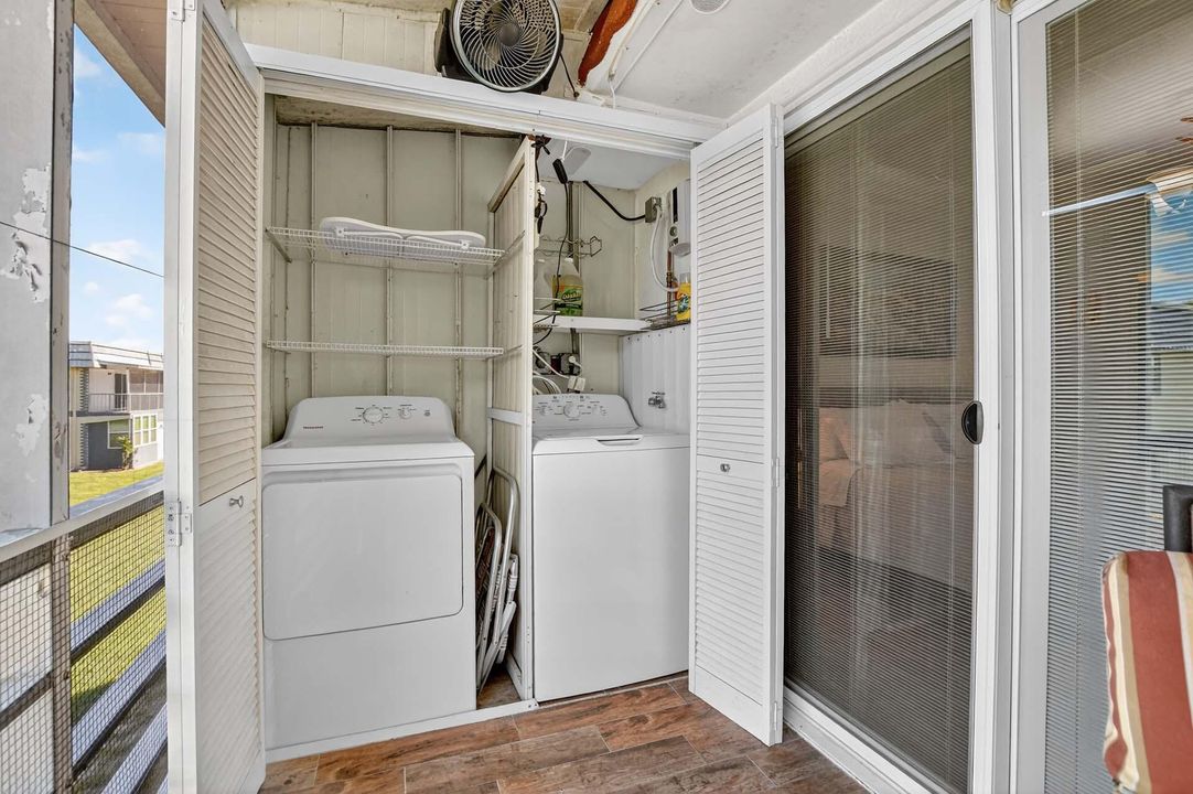 For Sale: $145,000 (2 beds, 2 baths, 880 Square Feet)