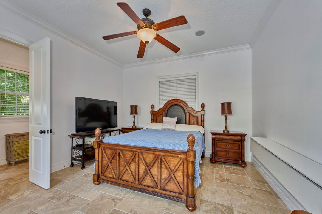 For Sale: $800,000 (4 beds, 4 baths, 3370 Square Feet)