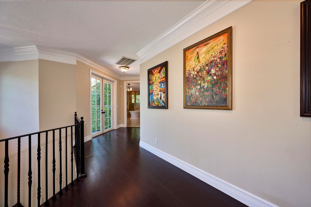 For Sale: $800,000 (4 beds, 4 baths, 3370 Square Feet)