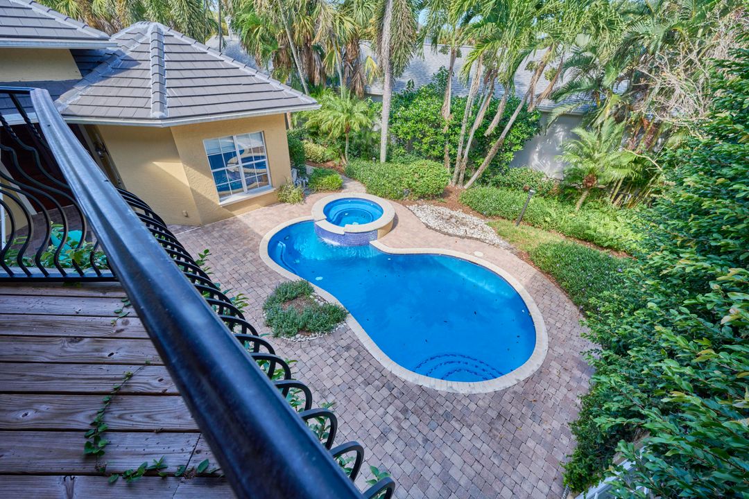 For Sale: $800,000 (4 beds, 4 baths, 3370 Square Feet)