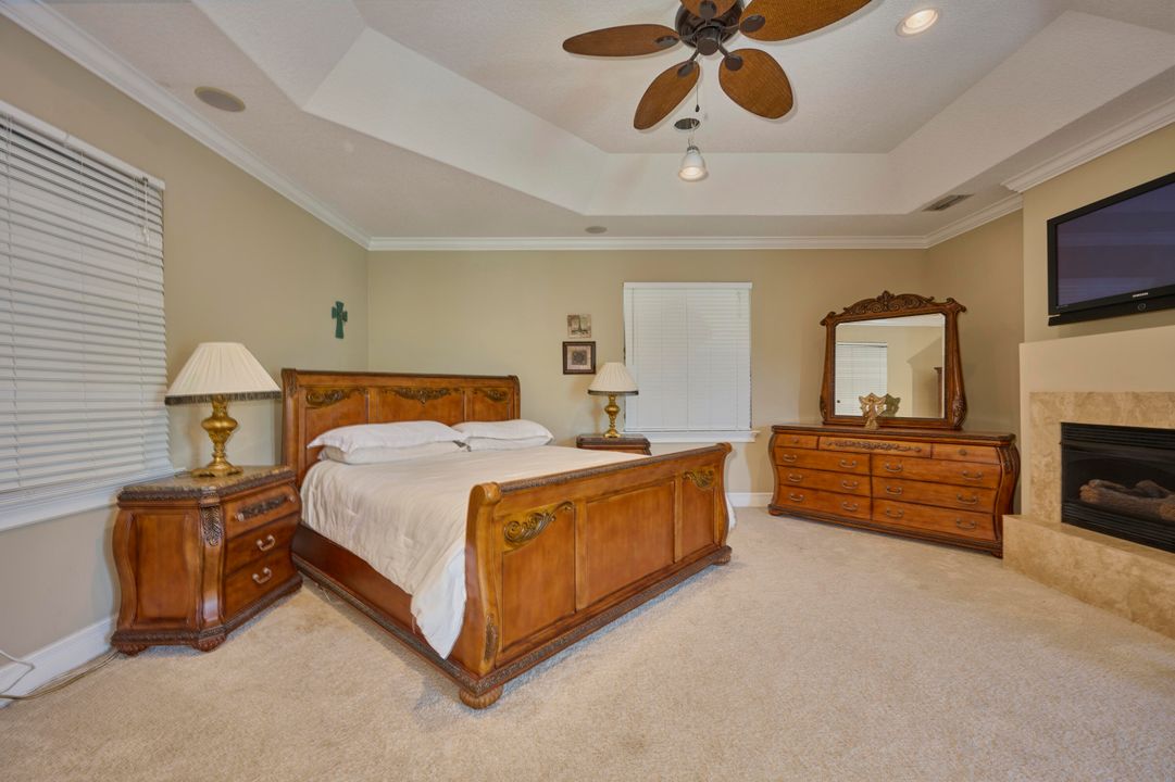 For Sale: $800,000 (4 beds, 4 baths, 3370 Square Feet)