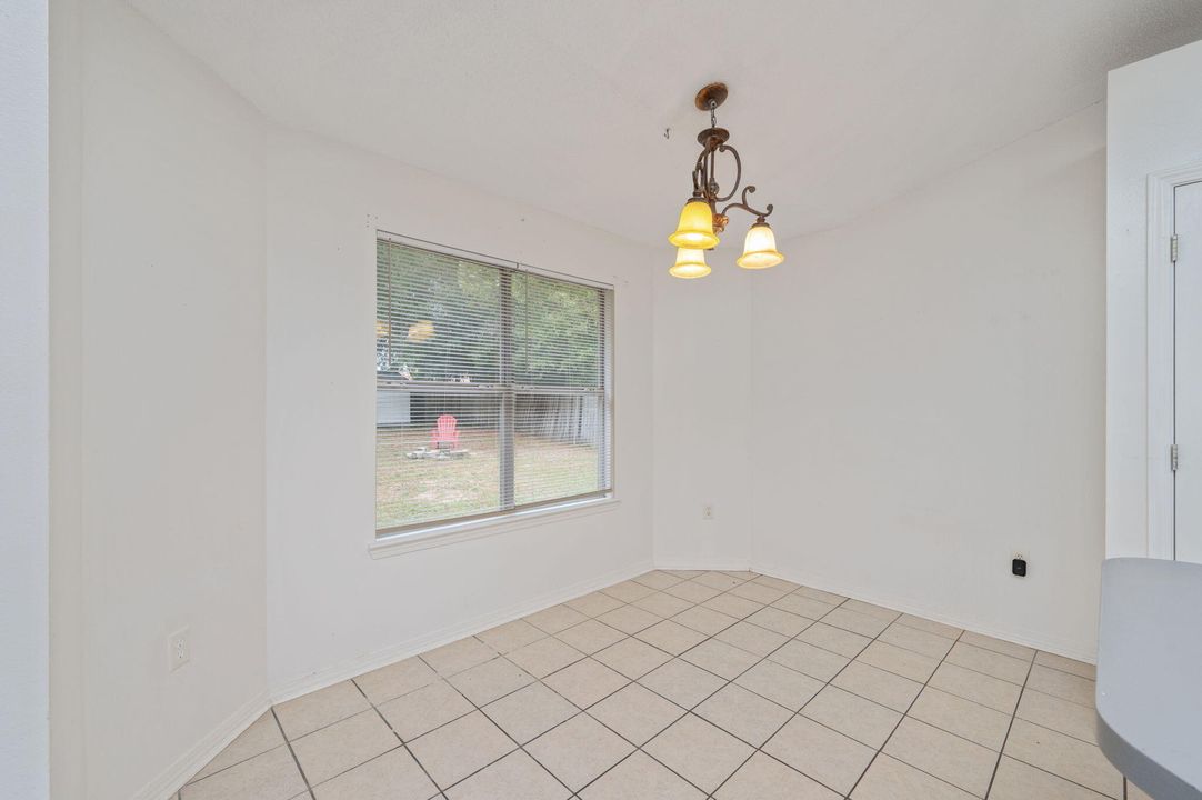 На продажу: $315,000 (4 спален, 2 ванн, 1750 Квадратных фут)