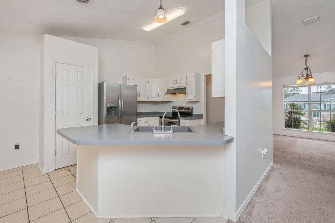 На продажу: $315,000 (4 спален, 2 ванн, 1750 Квадратных фут)