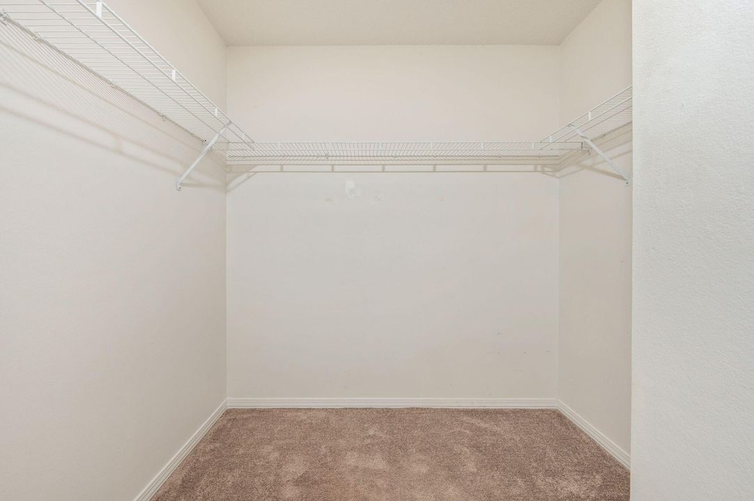 На продажу: $315,000 (4 спален, 2 ванн, 1750 Квадратных фут)