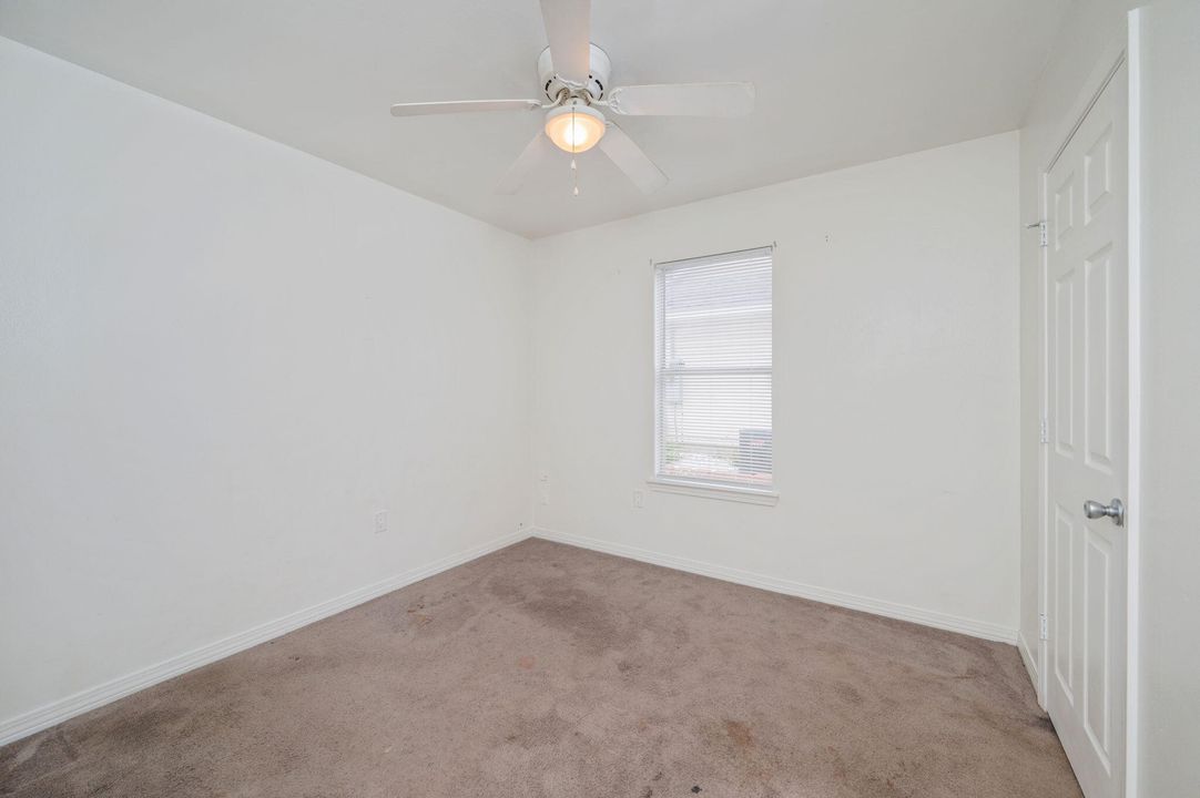 На продажу: $315,000 (4 спален, 2 ванн, 1750 Квадратных фут)