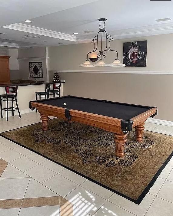 For Sale: $305,000 (1 beds, 1 baths, 891 Square Feet)