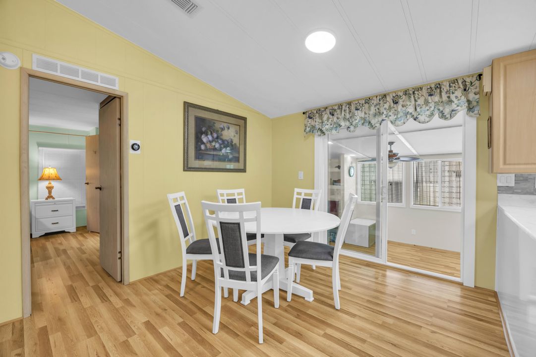 For Sale: $230,000 (2 beds, 2 baths, 1293 Square Feet)