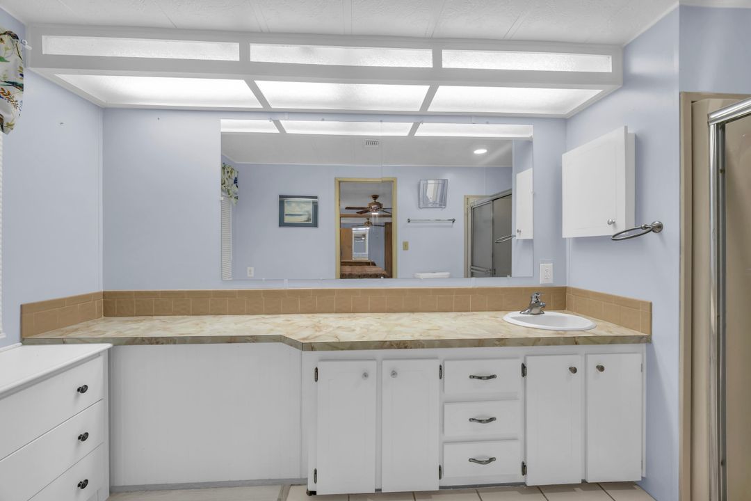 For Sale: $230,000 (2 beds, 2 baths, 1293 Square Feet)