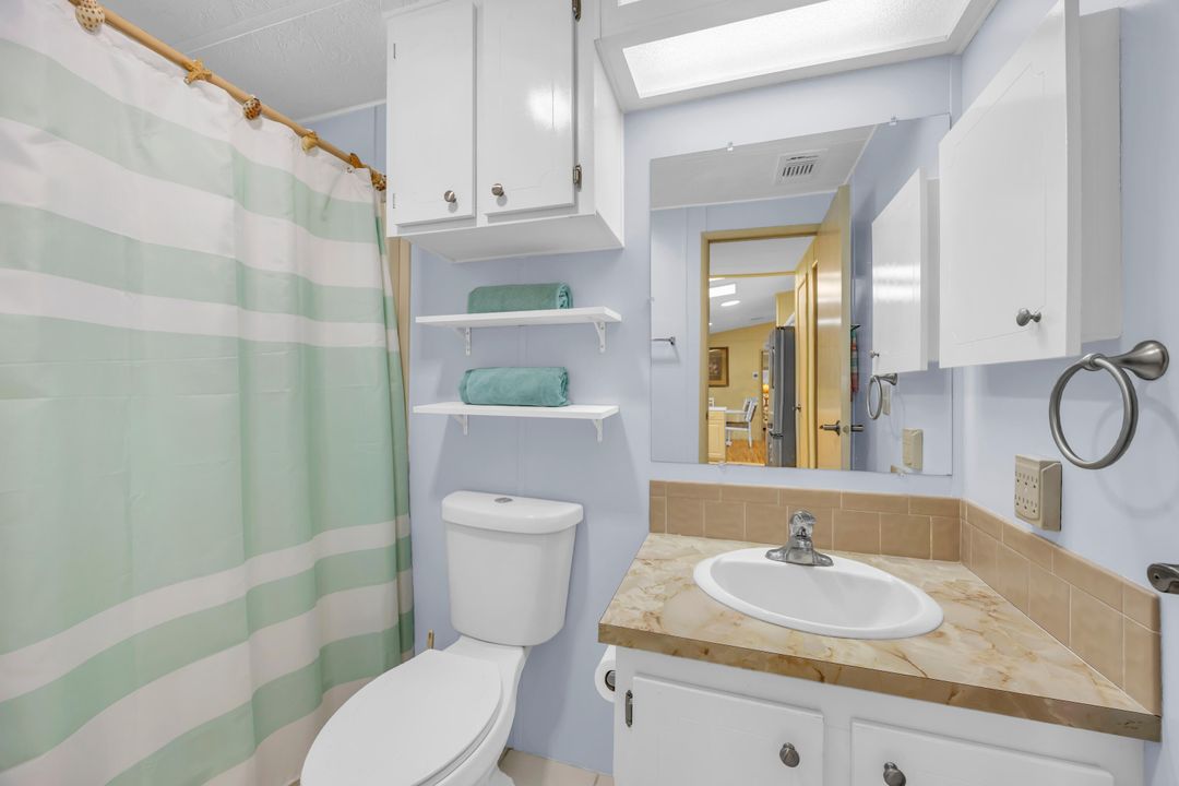 For Sale: $230,000 (2 beds, 2 baths, 1293 Square Feet)