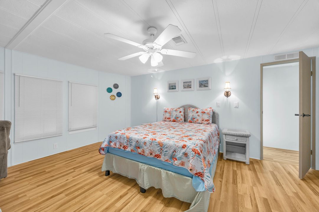 For Sale: $230,000 (2 beds, 2 baths, 1293 Square Feet)