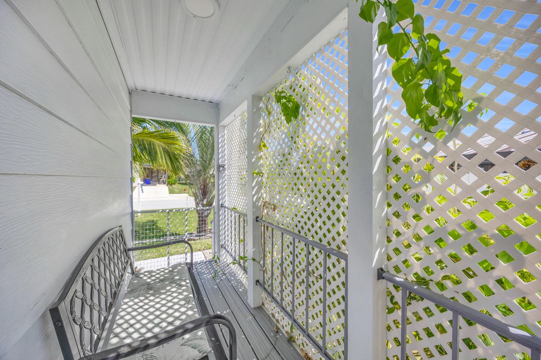 For Sale: $230,000 (2 beds, 2 baths, 1293 Square Feet)