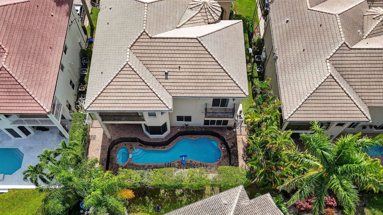 Activo con contrato: $1,199,000 (5 camas, 3 baños, 3410 Pies cuadrados)