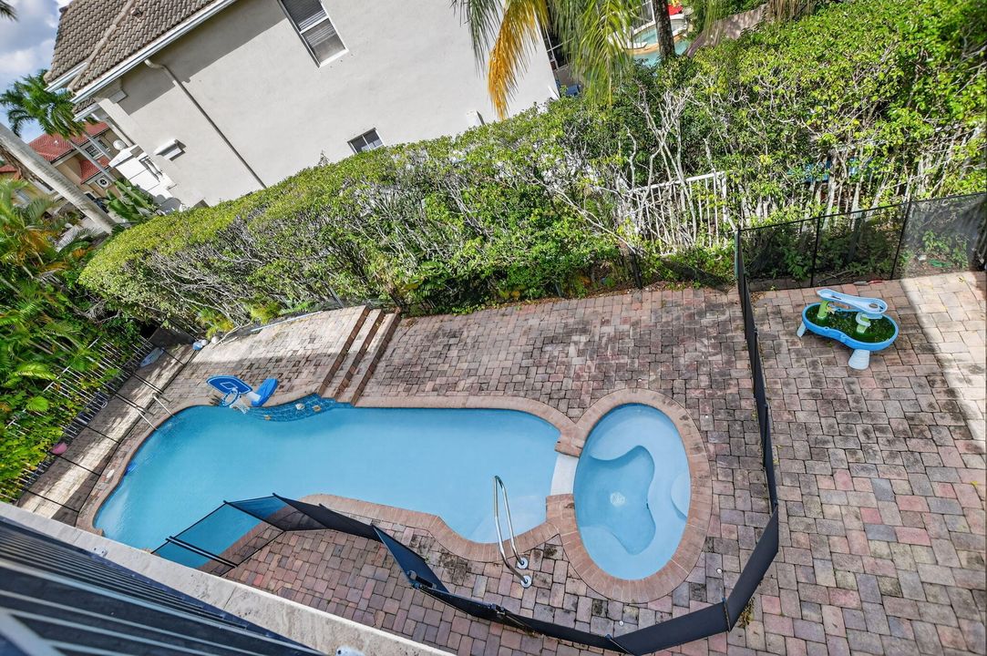 Activo con contrato: $1,199,000 (5 camas, 3 baños, 3410 Pies cuadrados)