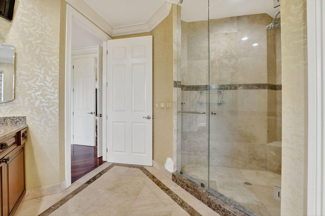 Activo con contrato: $1,199,000 (5 camas, 3 baños, 3410 Pies cuadrados)