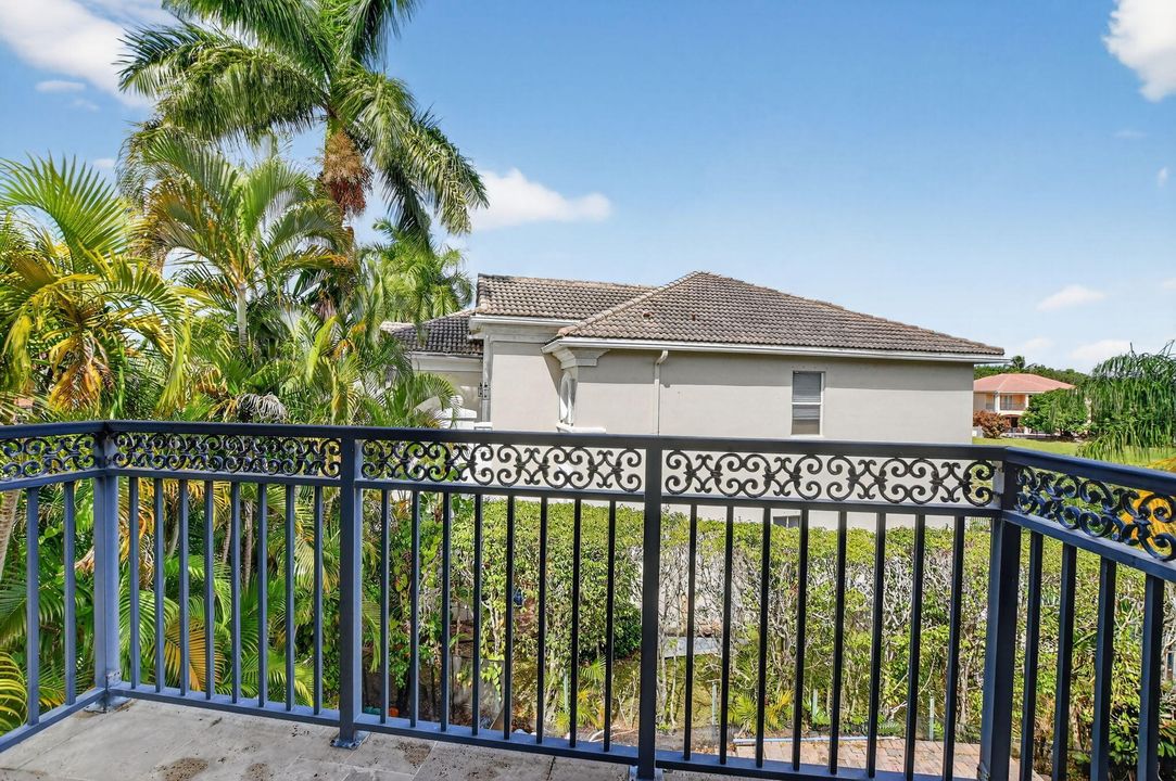 Activo con contrato: $1,199,000 (5 camas, 3 baños, 3410 Pies cuadrados)