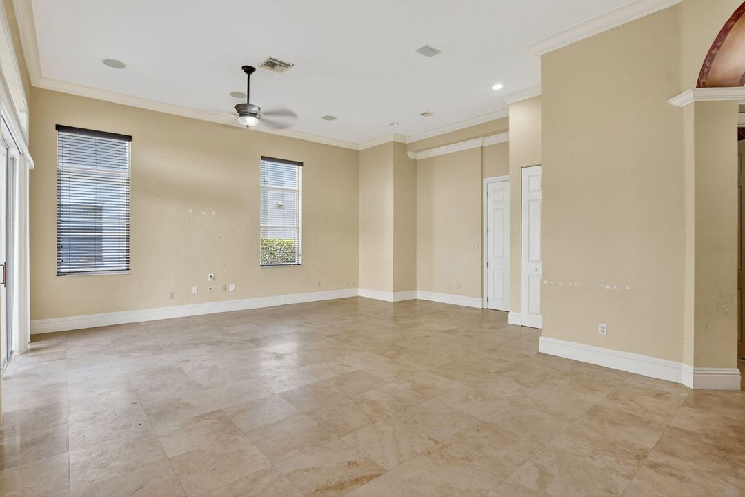 Activo con contrato: $1,199,000 (5 camas, 3 baños, 3410 Pies cuadrados)