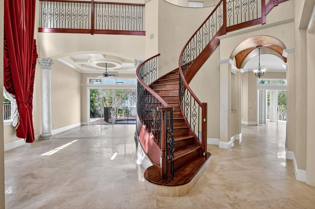 Activo con contrato: $1,199,000 (5 camas, 3 baños, 3410 Pies cuadrados)