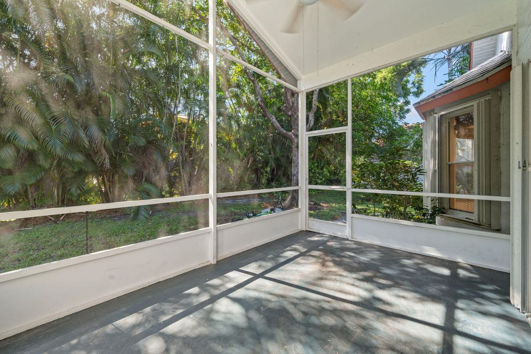 Active With Contract: $2,900 (3 beds, 2 baths, 1403 Square Feet)