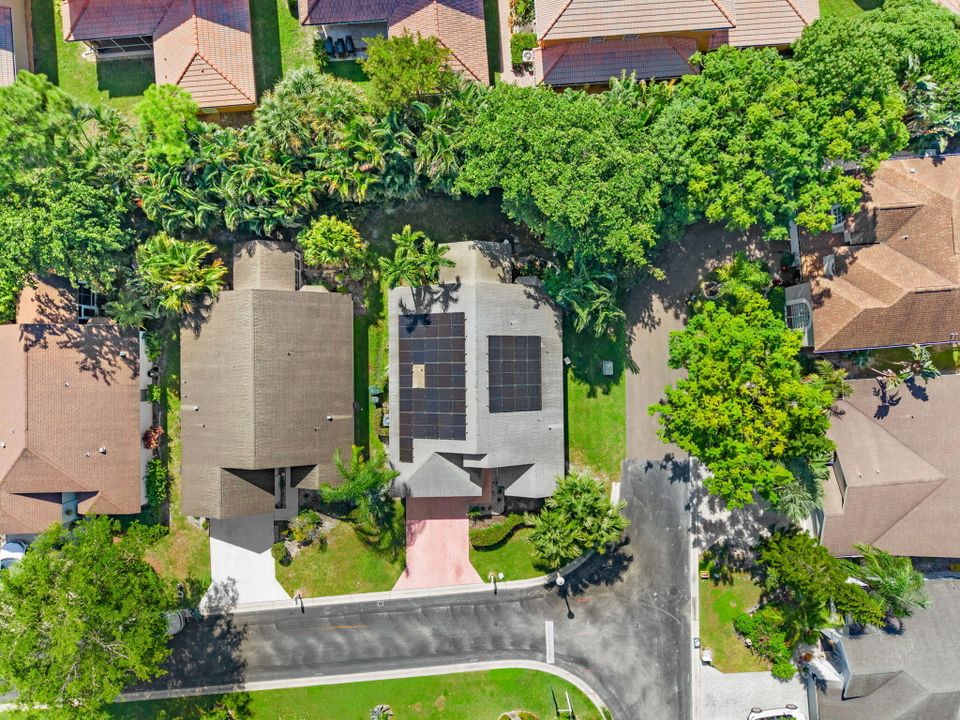 Active With Contract: $2,900 (3 beds, 2 baths, 1403 Square Feet)