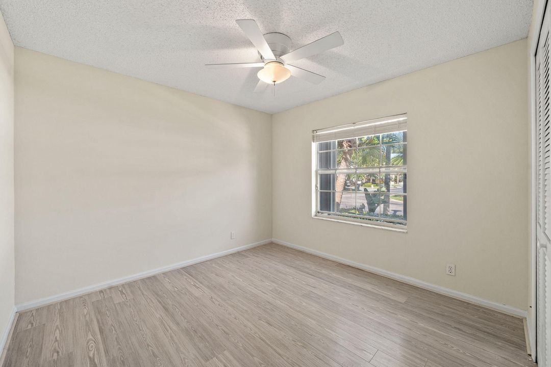 Active With Contract: $2,900 (3 beds, 2 baths, 1403 Square Feet)