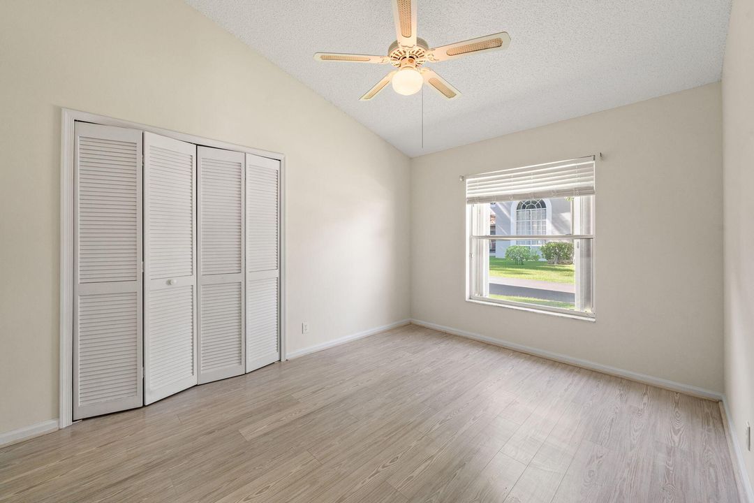 Active With Contract: $2,900 (3 beds, 2 baths, 1403 Square Feet)