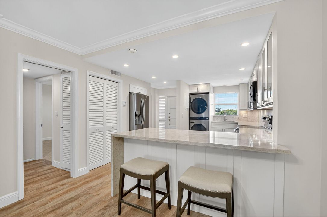 En Venta: $575,000 (2 camas, 2 baños, 1575 Pies cuadrados)