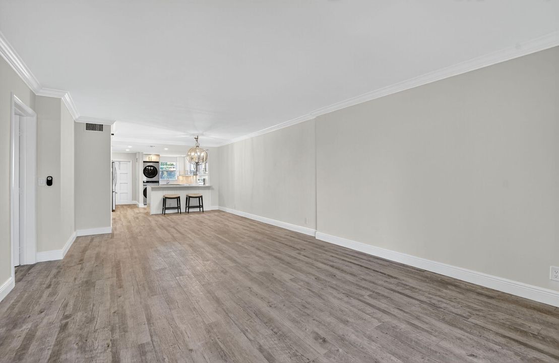 En Venta: $575,000 (2 camas, 2 baños, 1575 Pies cuadrados)