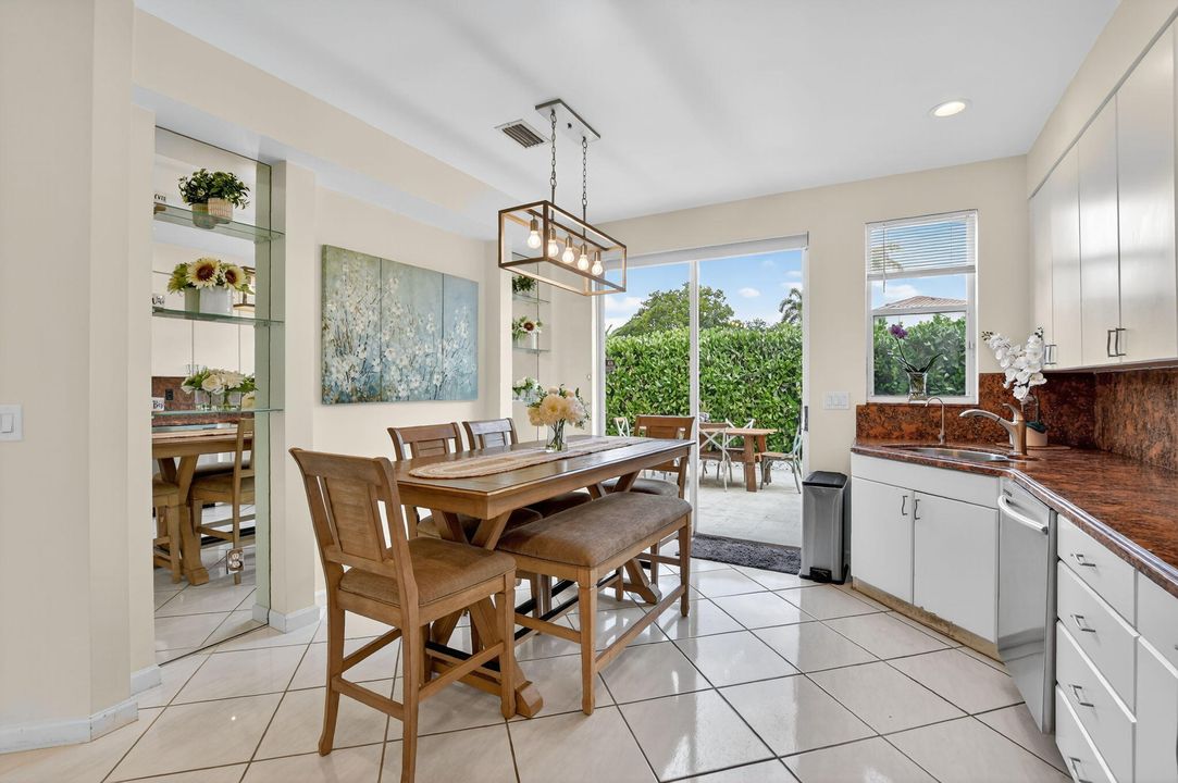 待售: $849,000 (3 贝兹, 3 浴室, 2255 平方英尺)