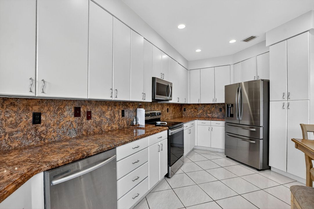 待售: $849,000 (3 贝兹, 3 浴室, 2255 平方英尺)