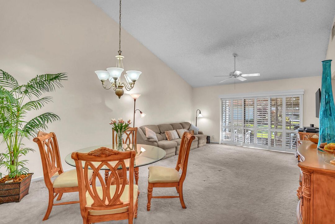 En Venta: $349,900 (2 camas, 2 baños, 1357 Pies cuadrados)