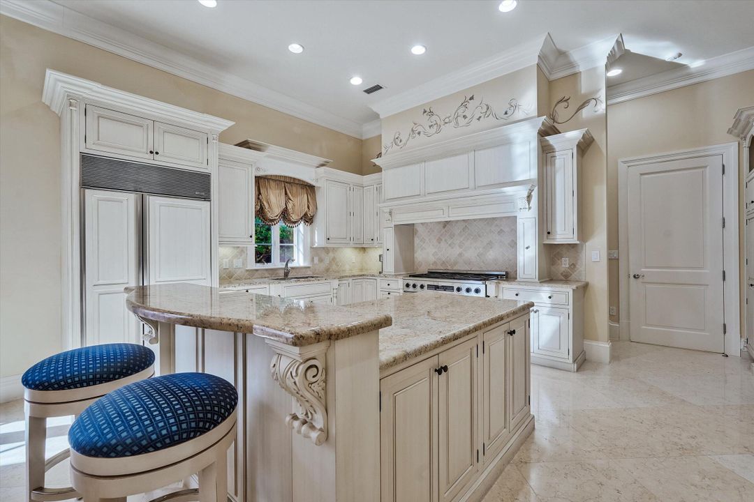 На продажу: $6,900,000 (5 спален, 5 ванн, 5479 Квадратных фут)