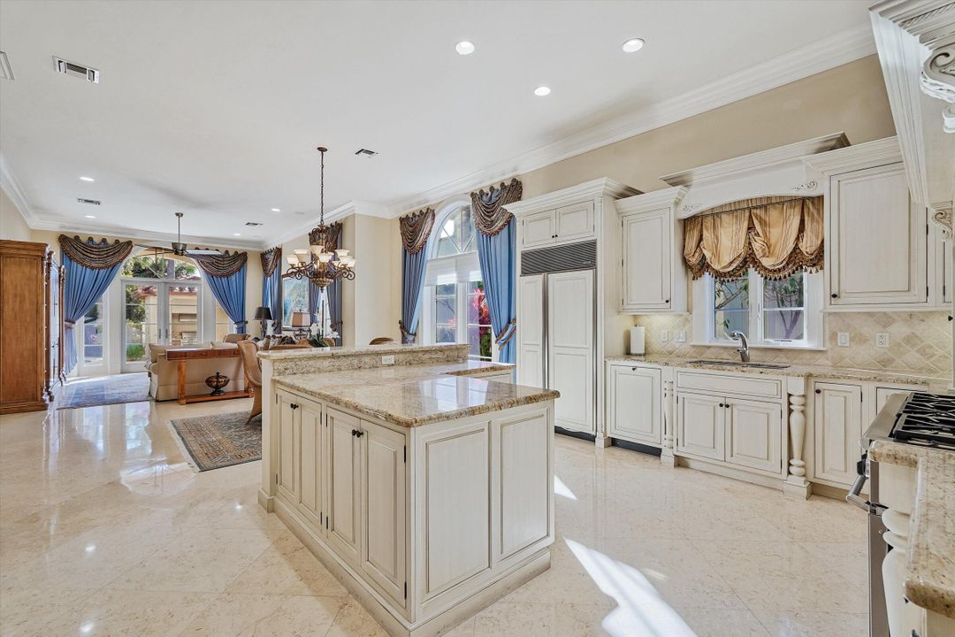 На продажу: $6,900,000 (5 спален, 5 ванн, 5479 Квадратных фут)