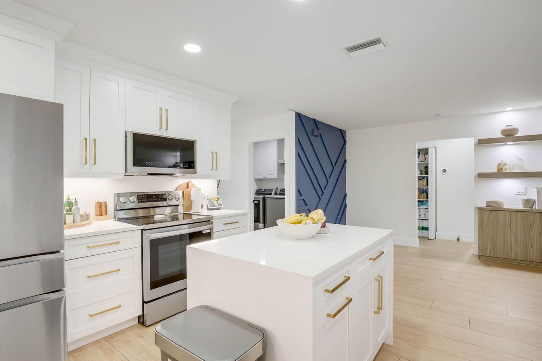 На продажу: $599,900 (3 спален, 2 ванн, 1827 Квадратных фут)