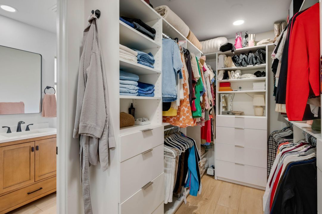 На продажу: $599,900 (3 спален, 2 ванн, 1827 Квадратных фут)