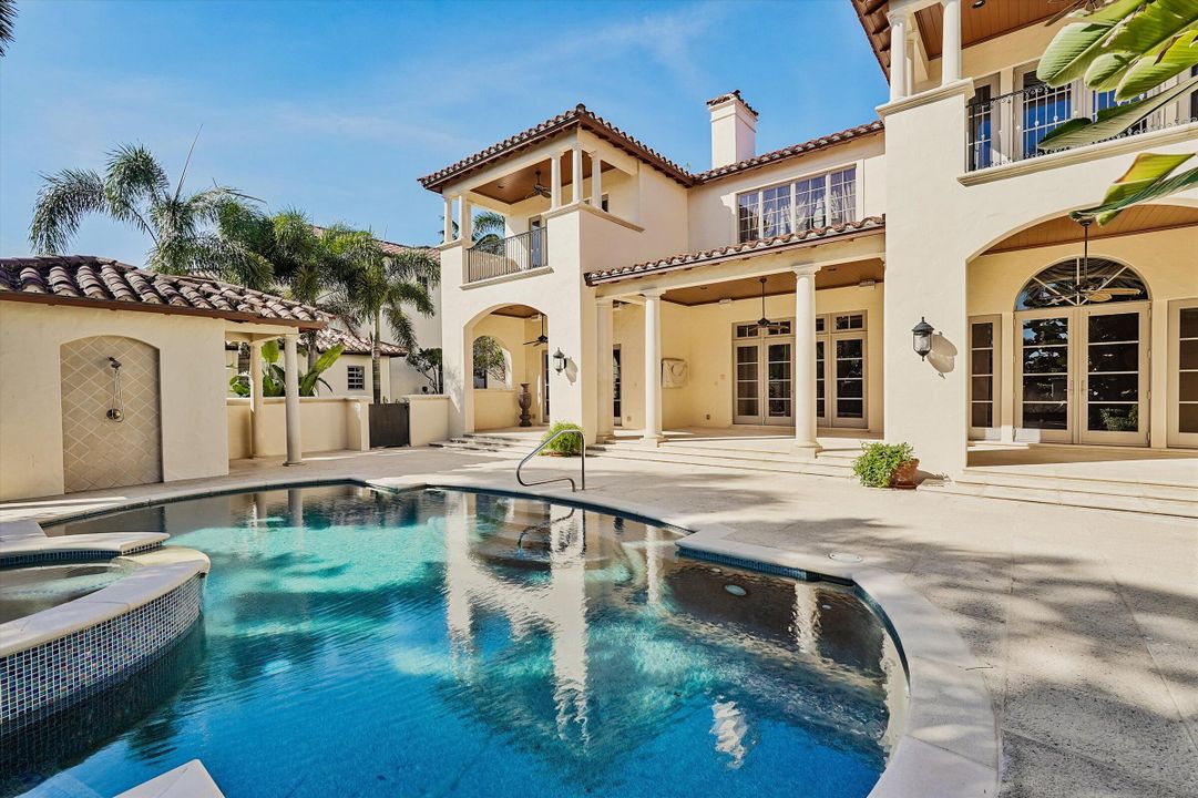 На продажу: $6,900,000 (5 спален, 5 ванн, 5479 Квадратных фут)