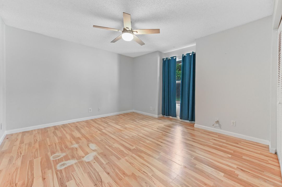 For Sale: $725,000 (3 beds, 2 baths, 2095 Square Feet)