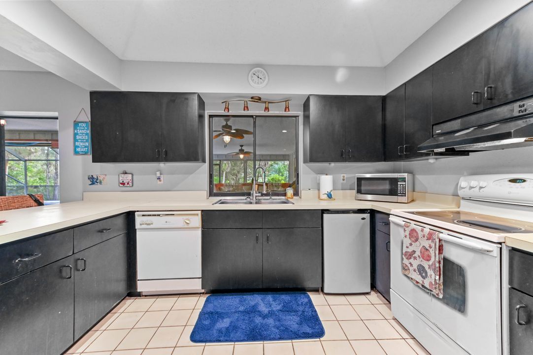 For Sale: $725,000 (3 beds, 2 baths, 2095 Square Feet)