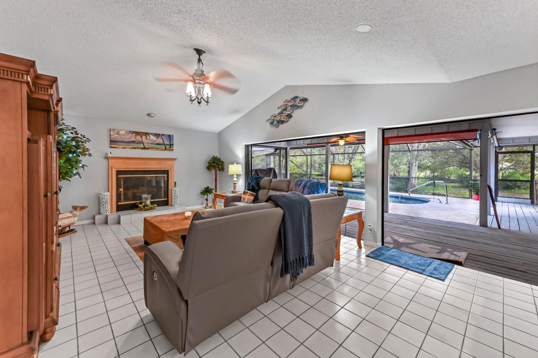 For Sale: $725,000 (3 beds, 2 baths, 2095 Square Feet)