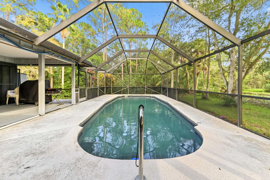 For Sale: $725,000 (3 beds, 2 baths, 2095 Square Feet)