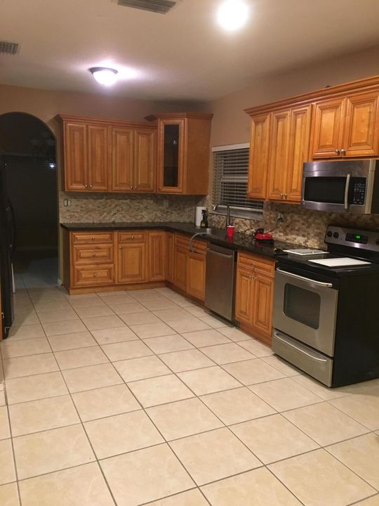 待售: $649,900 (4 贝兹, 3 浴室, 2051 平方英尺)