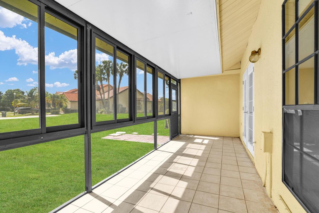 Active With Contract: $399,500 (2 beds, 2 baths, 1109 Square Feet)