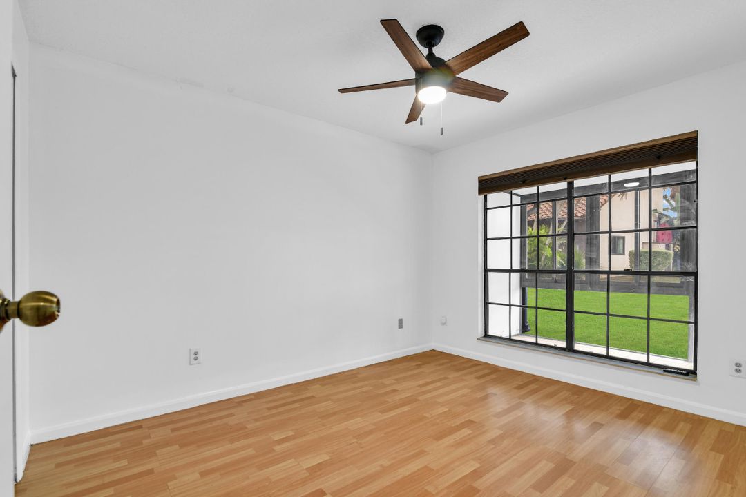 Active With Contract: $399,500 (2 beds, 2 baths, 1109 Square Feet)