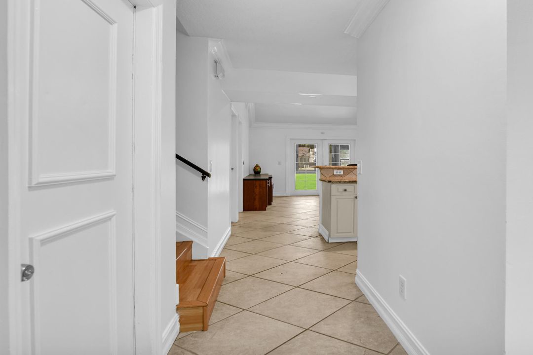 Active With Contract: $399,500 (2 beds, 2 baths, 1109 Square Feet)