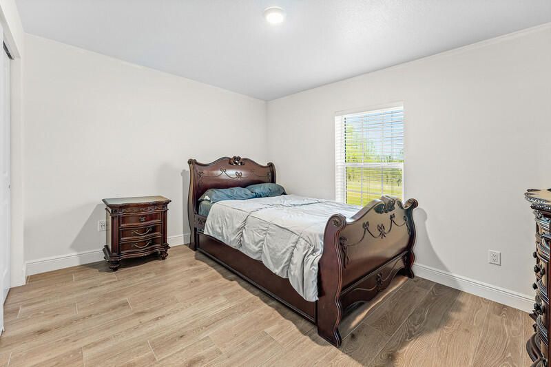 For Sale: $685,000 (3 beds, 2 baths, 1515 Square Feet)