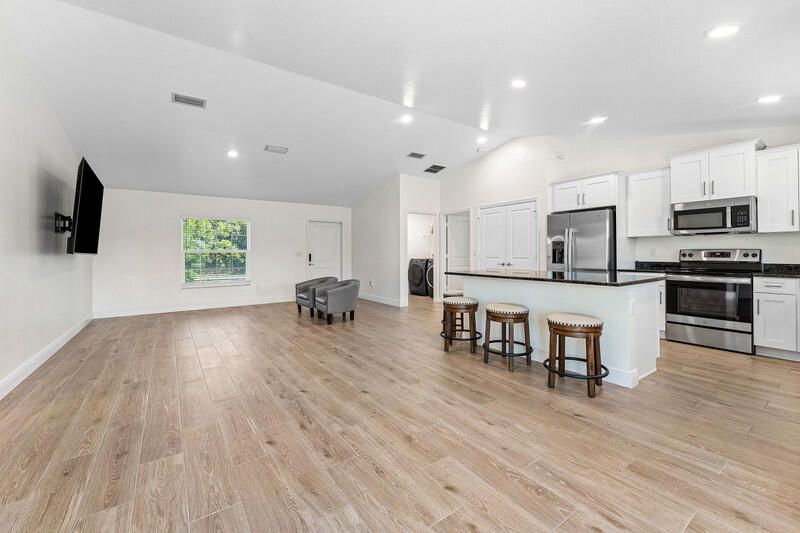 For Sale: $685,000 (3 beds, 2 baths, 1515 Square Feet)