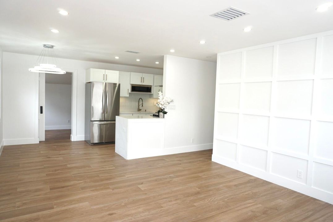 Active With Contract: $4,200 (4 beds, 1 baths, 1470 Square Feet)