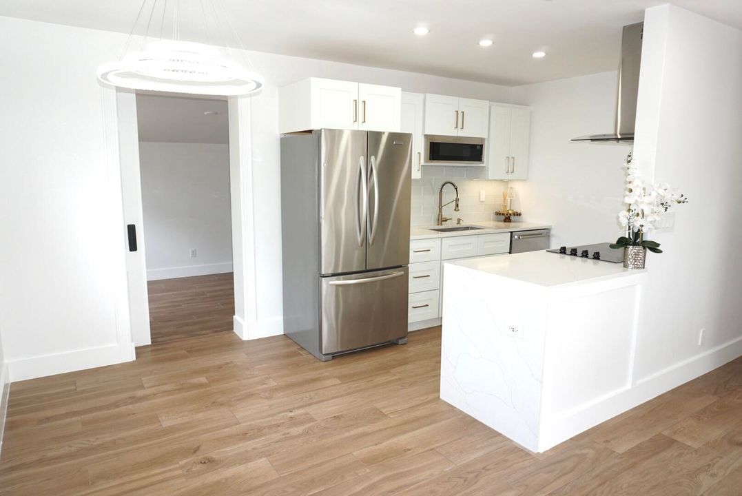 Active With Contract: $4,200 (4 beds, 1 baths, 1470 Square Feet)