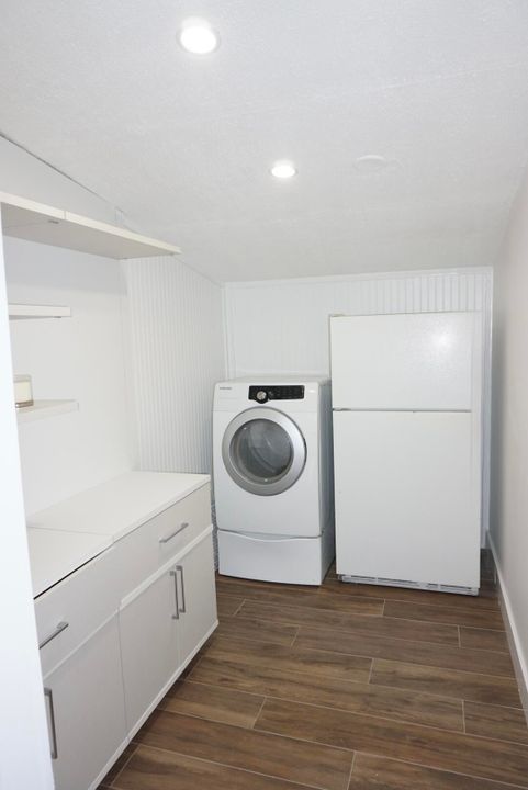 Active With Contract: $4,200 (4 beds, 1 baths, 1470 Square Feet)