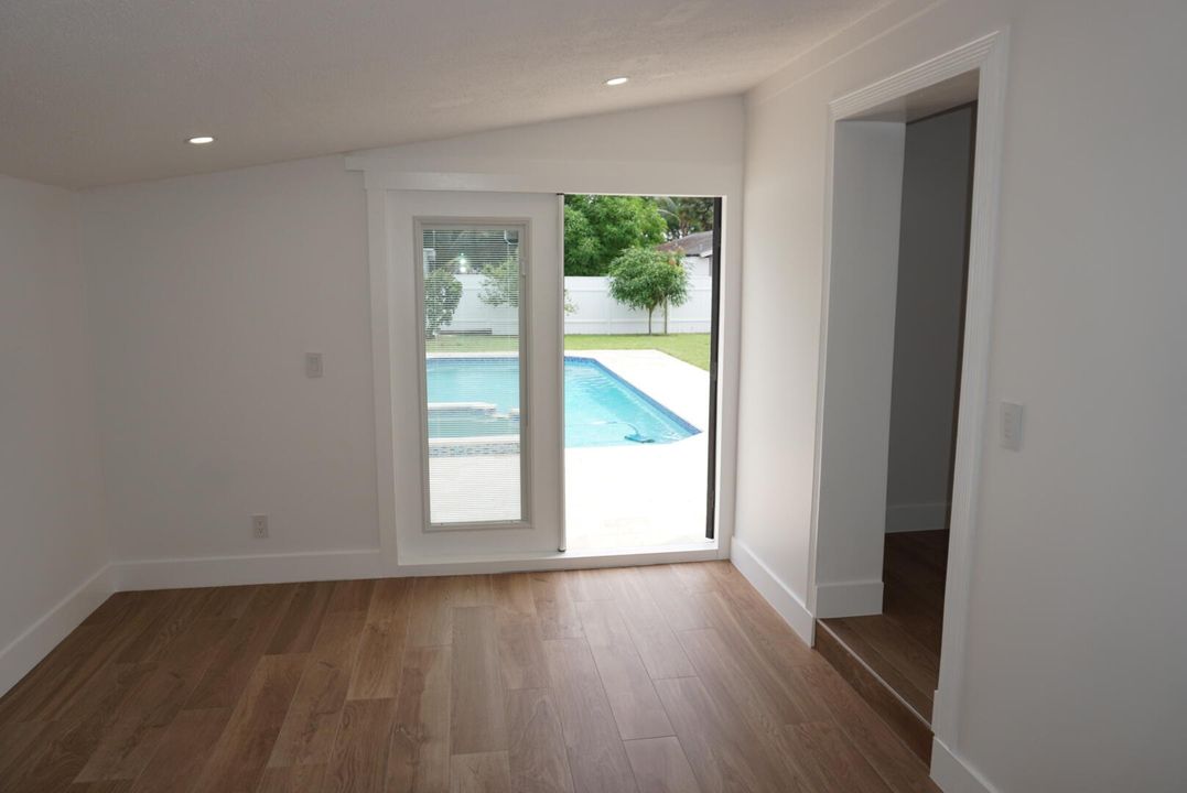 Active With Contract: $4,200 (4 beds, 1 baths, 1470 Square Feet)